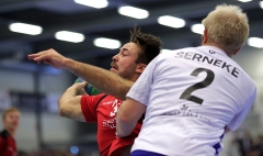 Robin går förbi Marcus Enström