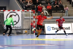 28 - pavle skriker