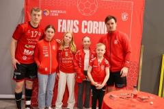 25 - fans corner