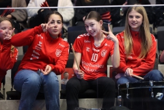16 Tjejerna