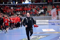12 - jonas springer