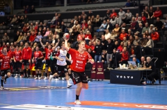 14 - Melker kastar i tom bur